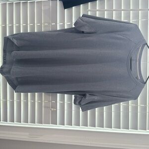 Lululemon vent tech shirt